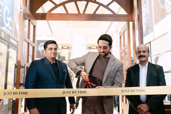 L-R_ Ronak Shah, CEO, JUST IN TIME,Ayushmann Khurrana ,and Raju Chheda, Founder & Managing Director, JUST IN TIME